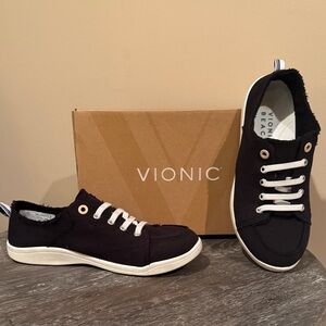 Vionic Women's Pismo Beach Black and White Sneakers Size 8.5 Wide
